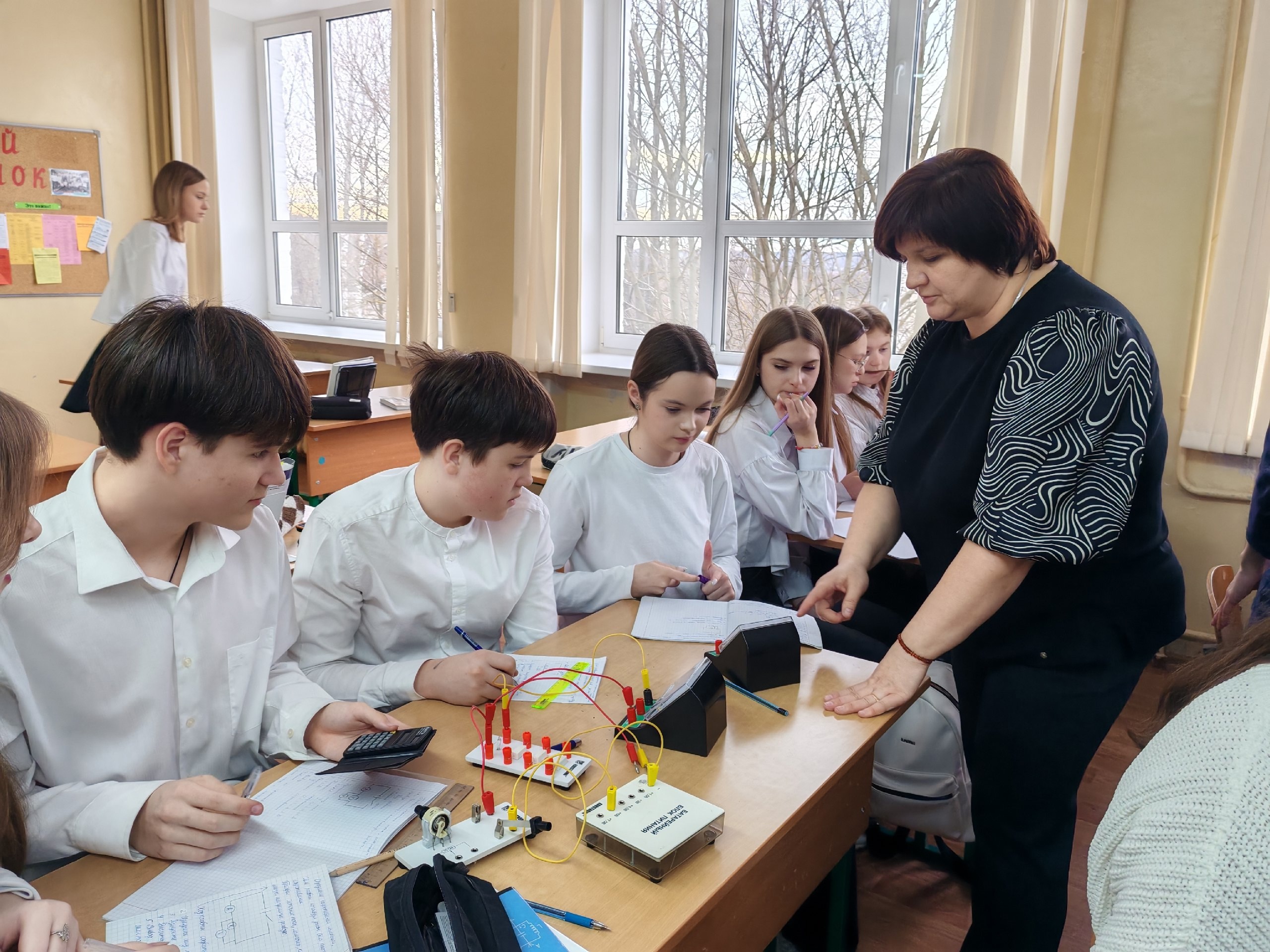 Открытый урок по физике в 8В.