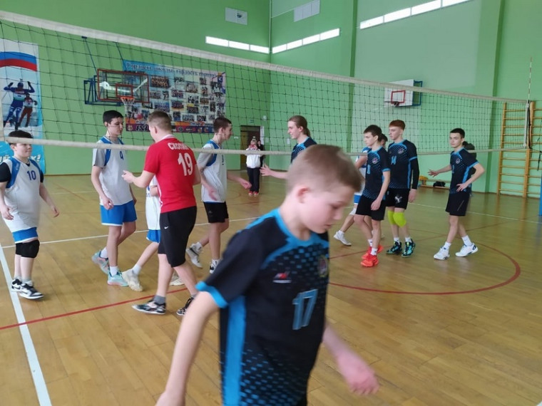 Муниципальный этап Всероссийских соревнований школьников «Президентские спортивные игры» среди команд юношей и девушек школ города Скопина.