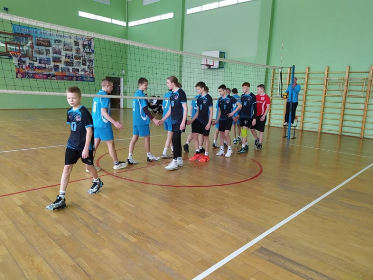Муниципальный этап Всероссийских соревнований школьников «Президентские спортивные игры» среди команд юношей и девушек школ города Скопина.