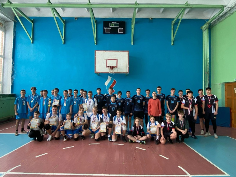 Соревнования по волейболу среди школ города в зачёт XXII Спартакиады школьников.