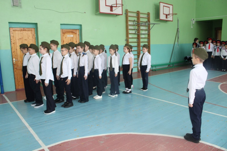Смотр строя и песни среди учеников 3-4 классов, посвященный освобождению города Скопина от немецко-фашистских захватчиков.